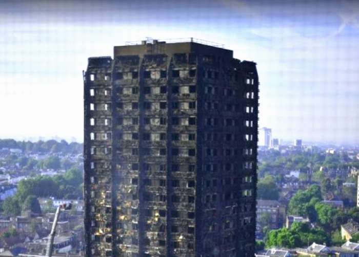 Continua la ricerca dei dispersi nella Grenfell Tower. Si teme che i morti possano essere decine