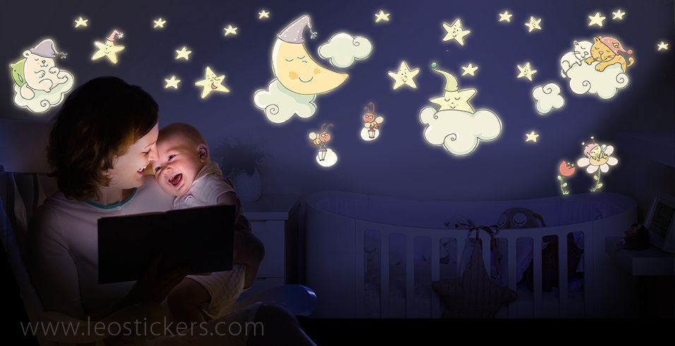 Arrivano gli Illuminotti, adesivi murali che si illuminano di notte