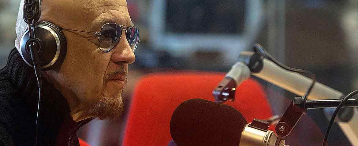 Su Radio 24 Enrico Ruggeri conduce Il Falco e il Gabbiano: la programmazione della settimana