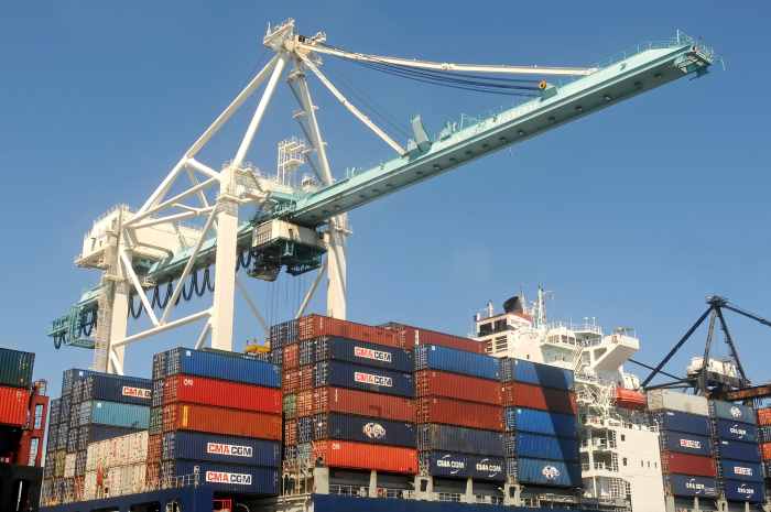 Istat, in aumento il commercio estero a dicembre 2016