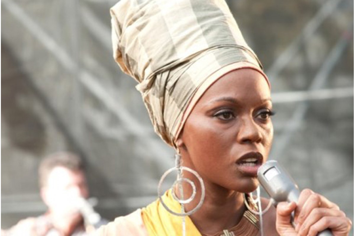 Online il trailer di Nina, film con Zoe Saldana