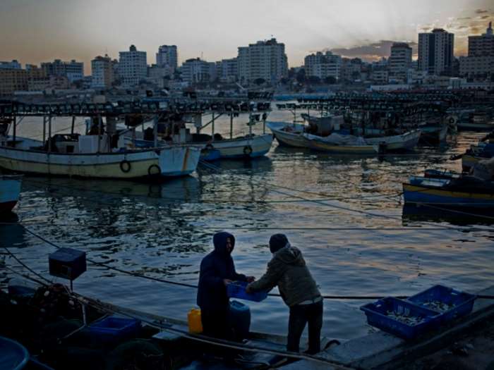 La striscia di Gaza al buio, ostaggio del conflitto tra Fatah e Hamas